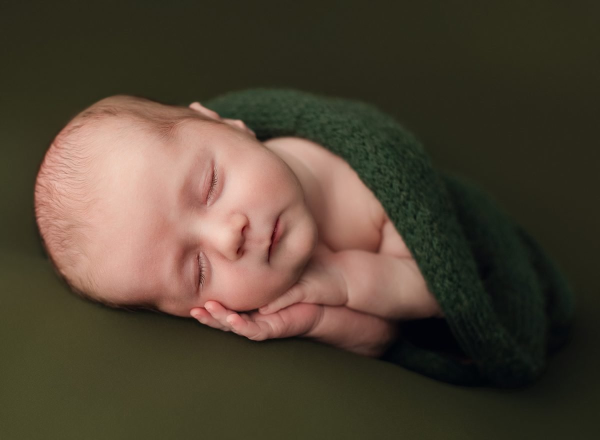 newborn baby photographer west linn Oregon newborn baby photographer west linn Oregon