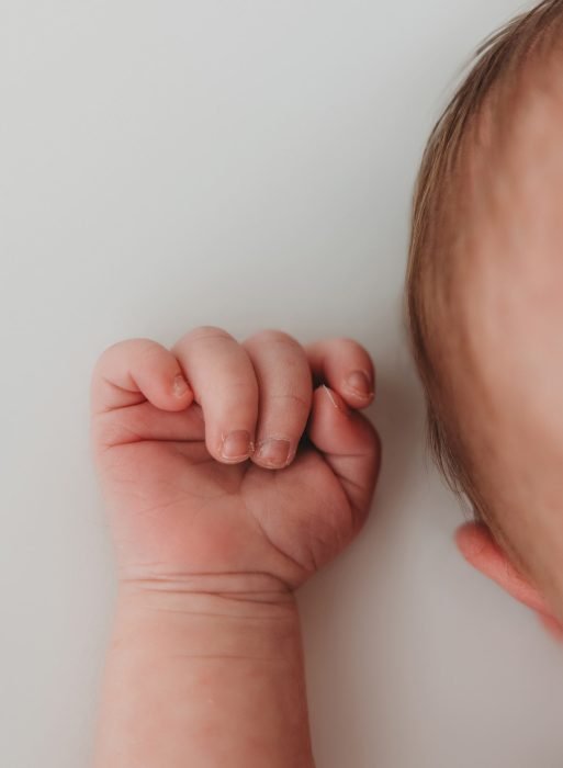 baby hands photography