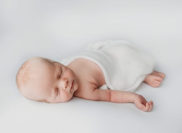 lifestyle newborn photographer beaverton