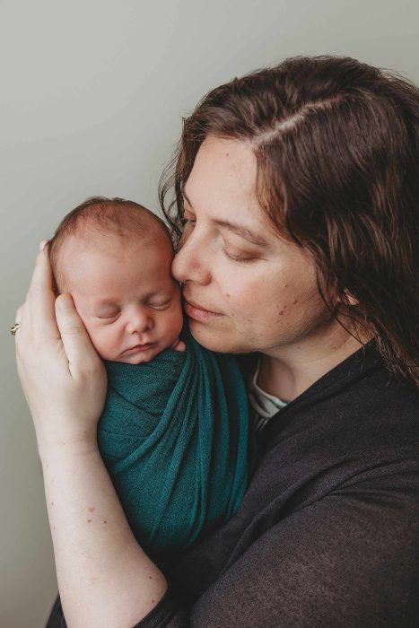 portland oregon newborn photographer mom baby