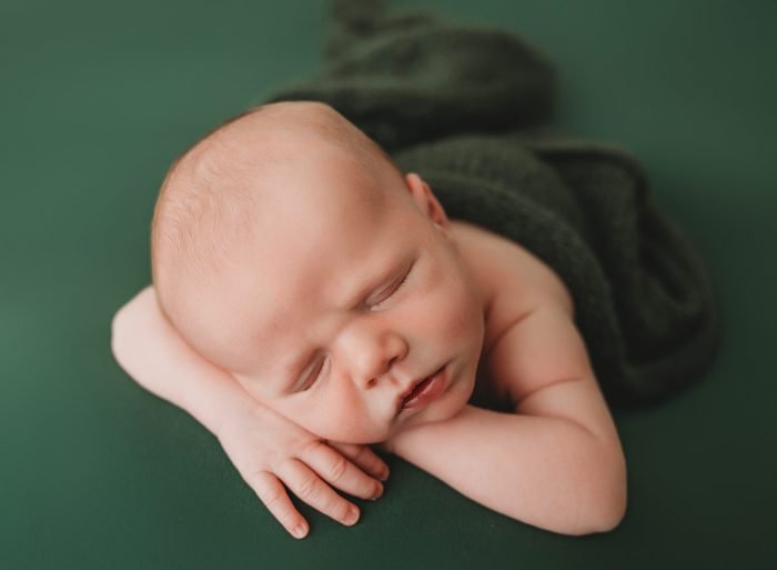 lake oswego newborn baby photographer