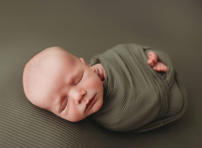 traveling newborn photographer