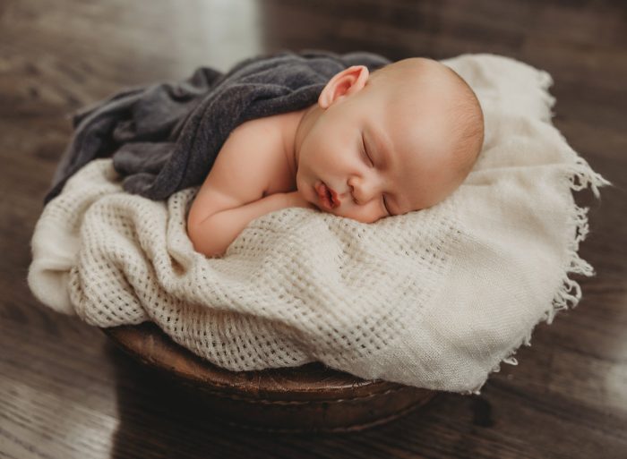 newborn photos home session beaverton