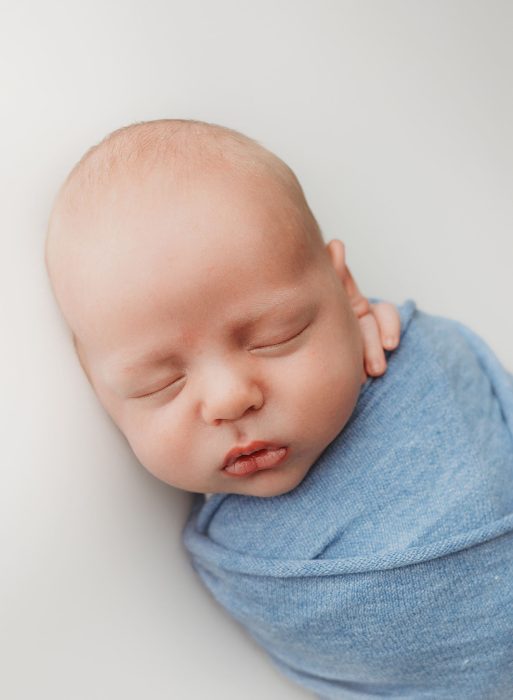 traveling newborn photographer