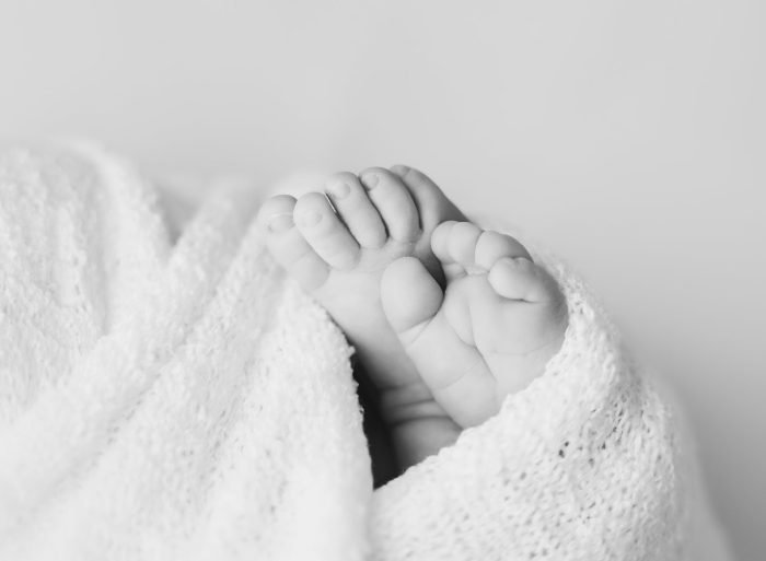 traveling newborn photographer portland