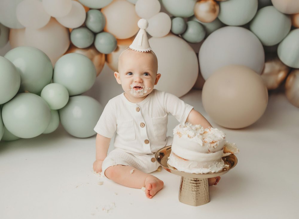 Lake Oswego cake smash photographer