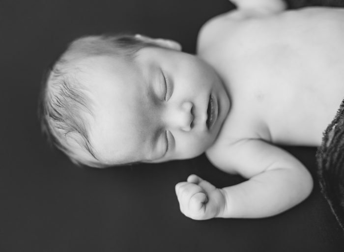 best Tigard newborn photographer
