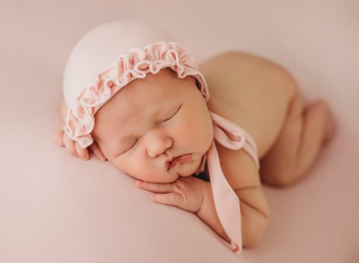 traveling newborn photographer