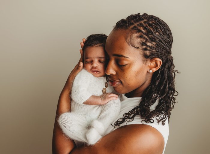manhattan in home newborn photographer