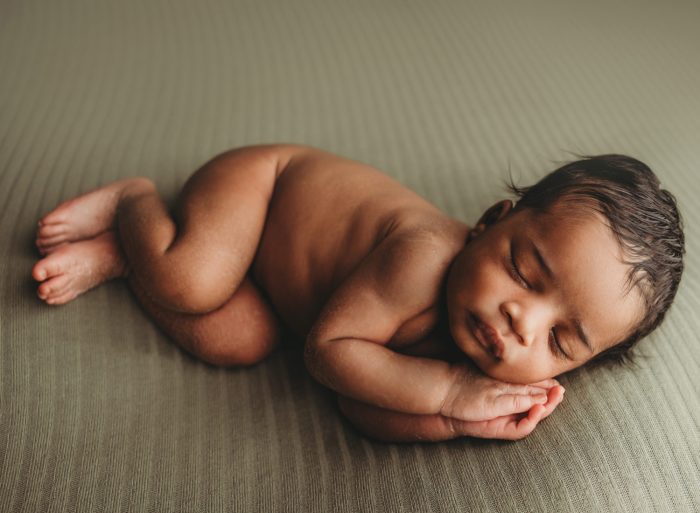 nyc newborn photographer home session details