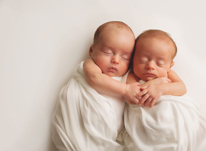 Traveling newborn photographer providing in-home photography in NYC